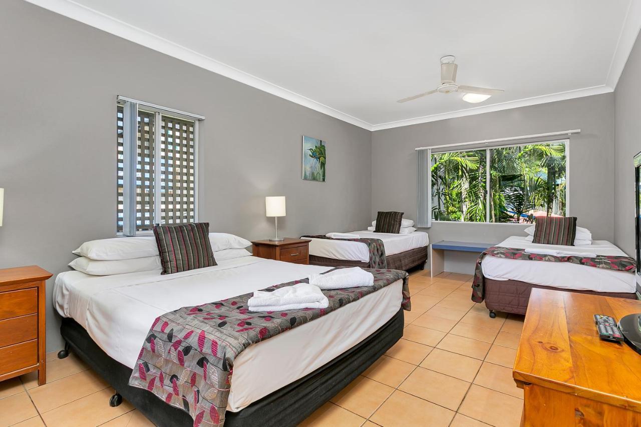 Reef & Motel 3*